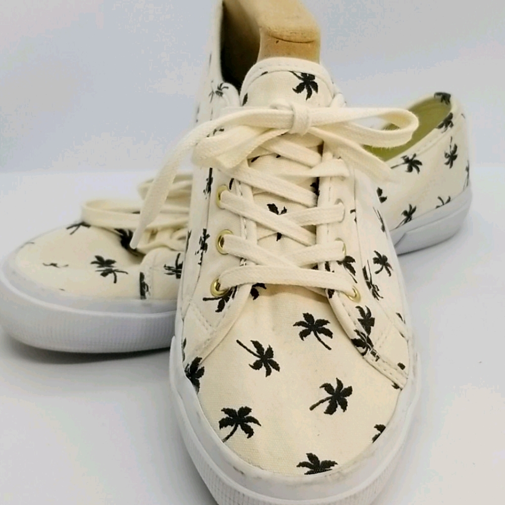 Palm tree sneakers size 8 Old Navy